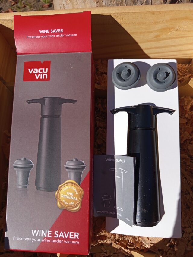 BOMBA DE VACIO CON DOS TAPONES,  IMPORTADA HOLANDA